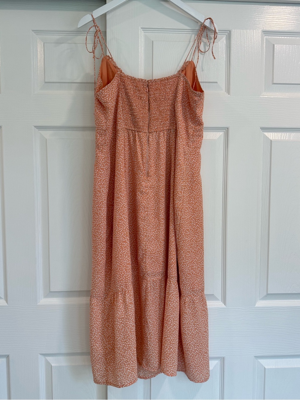 Abercrombie & Fitch Tie Shoulder Ruched Ditsy Floral Peach Slit Leg Dress - Picture 3 of 7